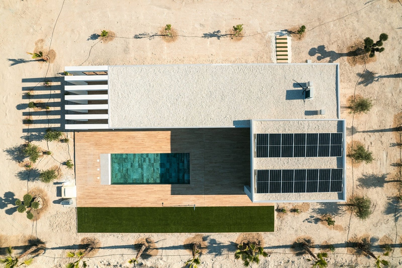 <p>Villa provided with 3 Bedrooms and 2 Bathrooms, private swimming pool and parking space on own plot. </p><p>Villa Bon Sol is a Luxury Three Bedr...