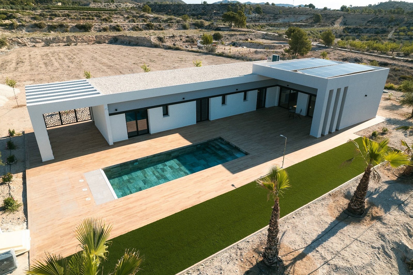 <p>Villa provided with 3 Bedrooms and 2 Bathrooms, private swimming pool and parking space on own plot. </p><p>Villa Bon Sol is a Luxury Three Bedr...