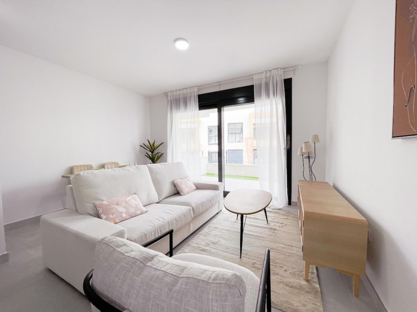<p>Apartment with garden provided with 2 Bedrooms and 2 Bathrooms, communal swimming pool and parking space on own plot. </p><p>Ontdek deze nieuwbo...