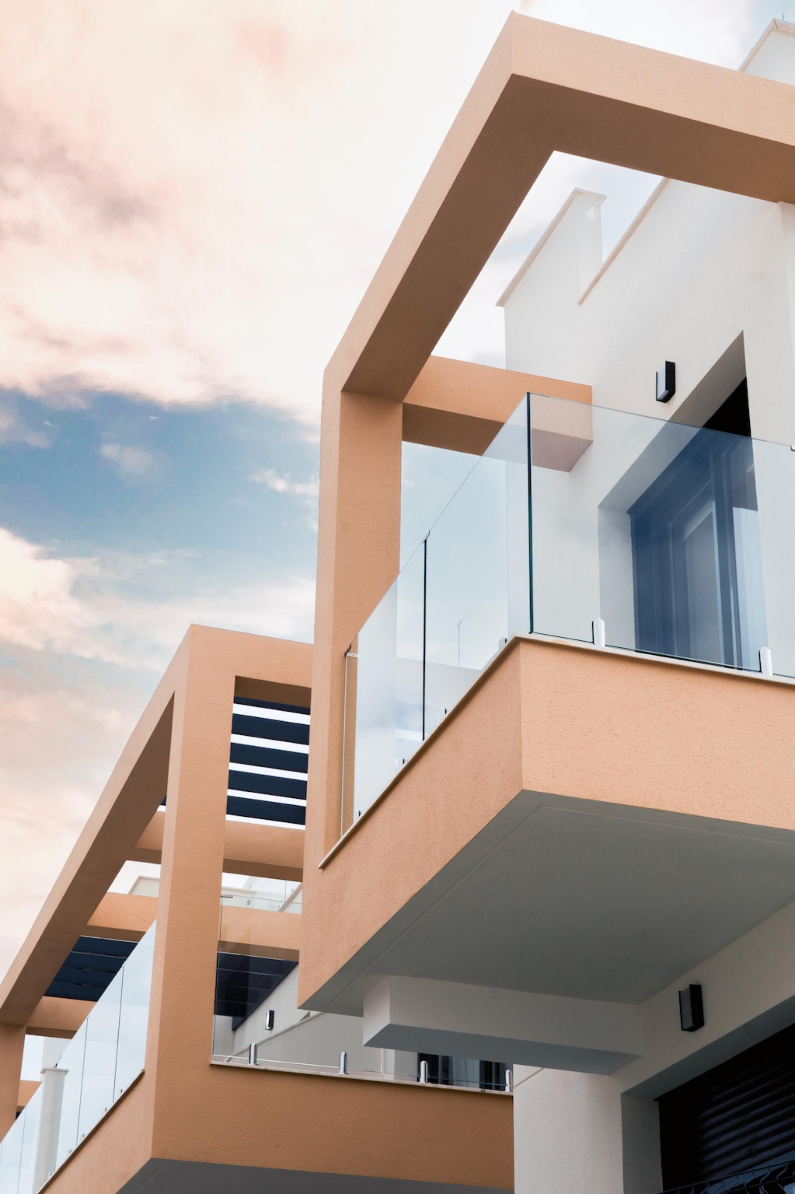 <p>Apartment with garden provided with 2 Bedrooms and 2 Bathrooms, communal swimming pool and parking space on own plot. </p><p>Ontdek deze nieuwbo...