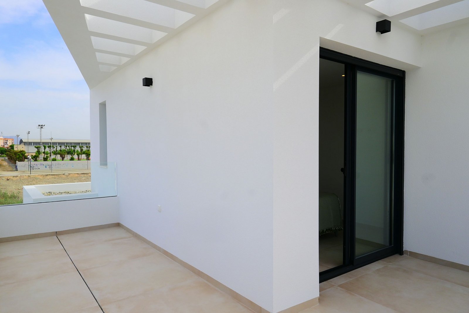 <p>Villa with basement provided with 3 Bedrooms and 3 Bathrooms, private swimming pool and parking space on own plot. </p>