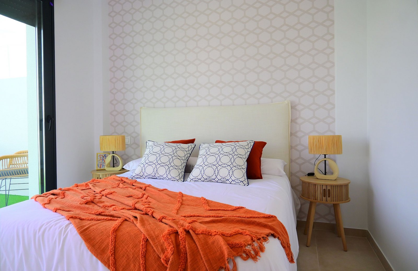 <p>Villa with basement provided with 3 Bedrooms and 3 Bathrooms, private swimming pool and parking space on own plot. </p>