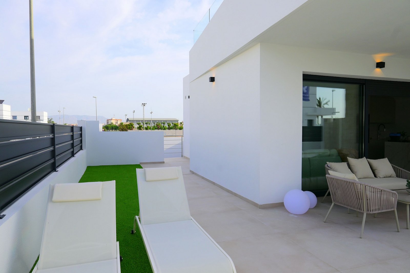 <p>Villa with basement provided with 3 Bedrooms and 3 Bathrooms, private swimming pool and parking space on own plot. </p>