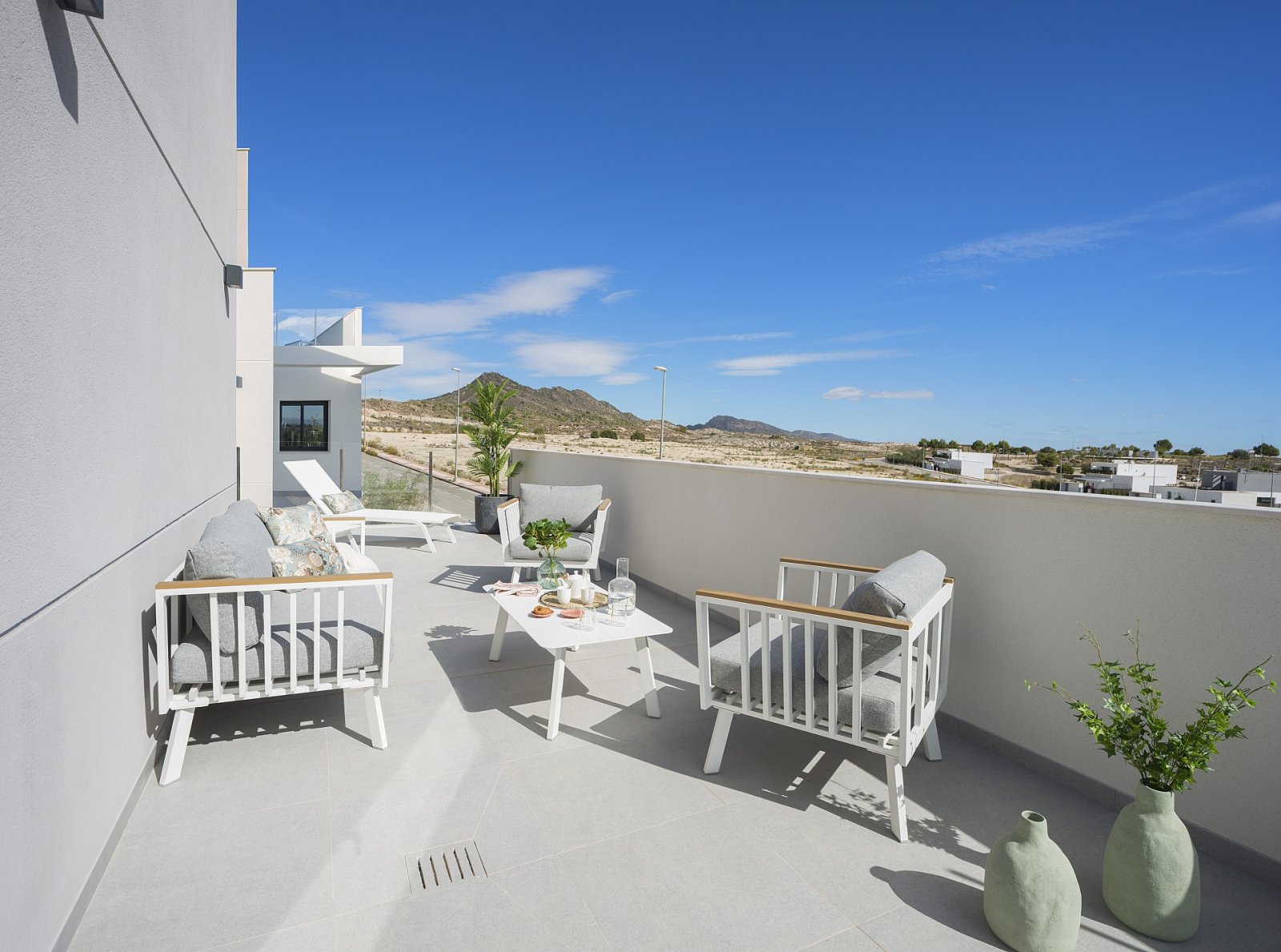 <p>Villa provided with 2 Bedrooms and 2 Bathrooms, communal swimming pool and private parking space within domain. </p>