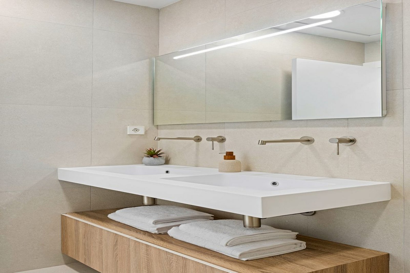 <p>Villa provided with 3 Bedrooms and 2 Bathrooms, private swimming pool and parking space on own plot. </p>