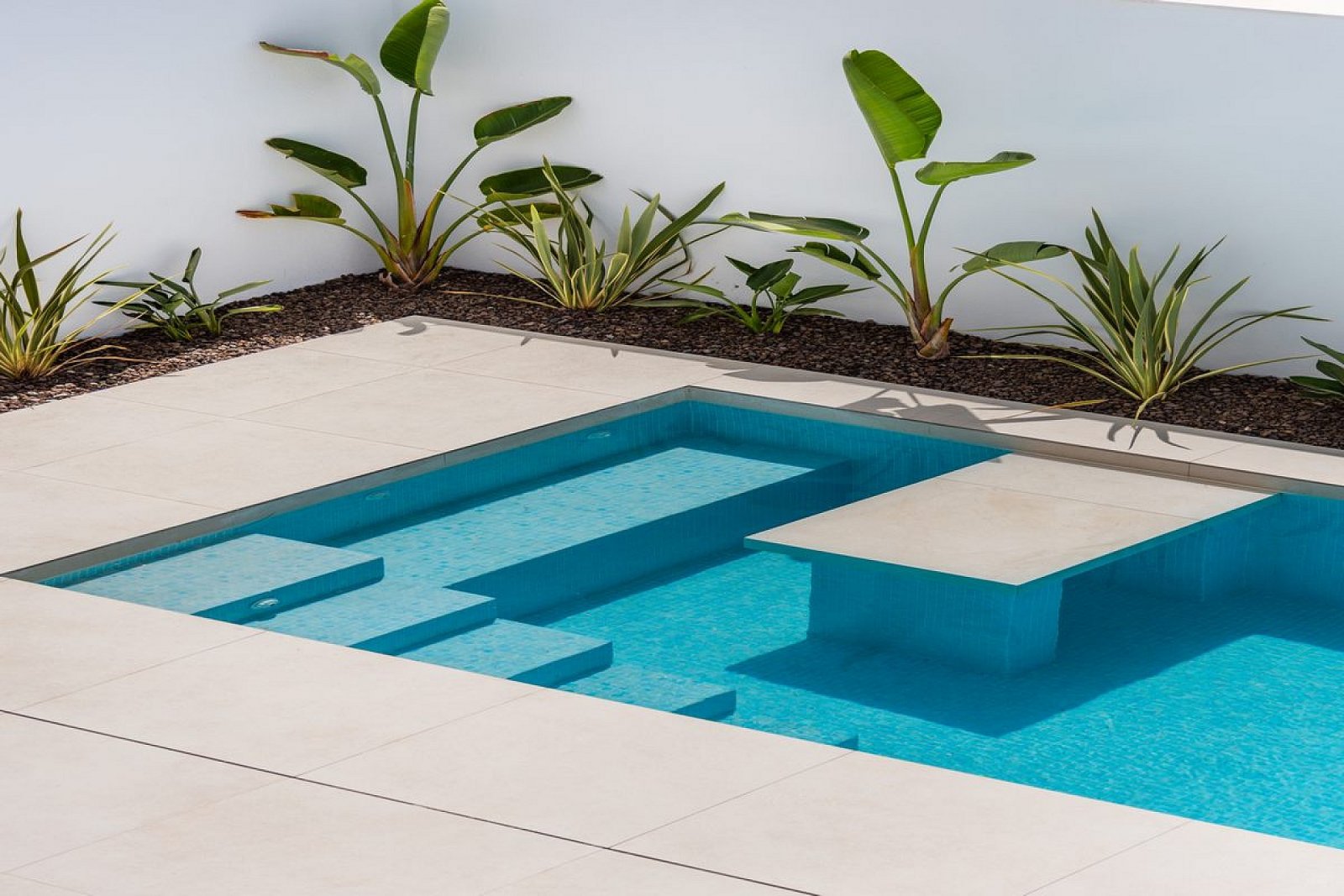 <p>Villa provided with 3 Bedrooms and 2 Bathrooms, private swimming pool and parking space on own plot. </p>