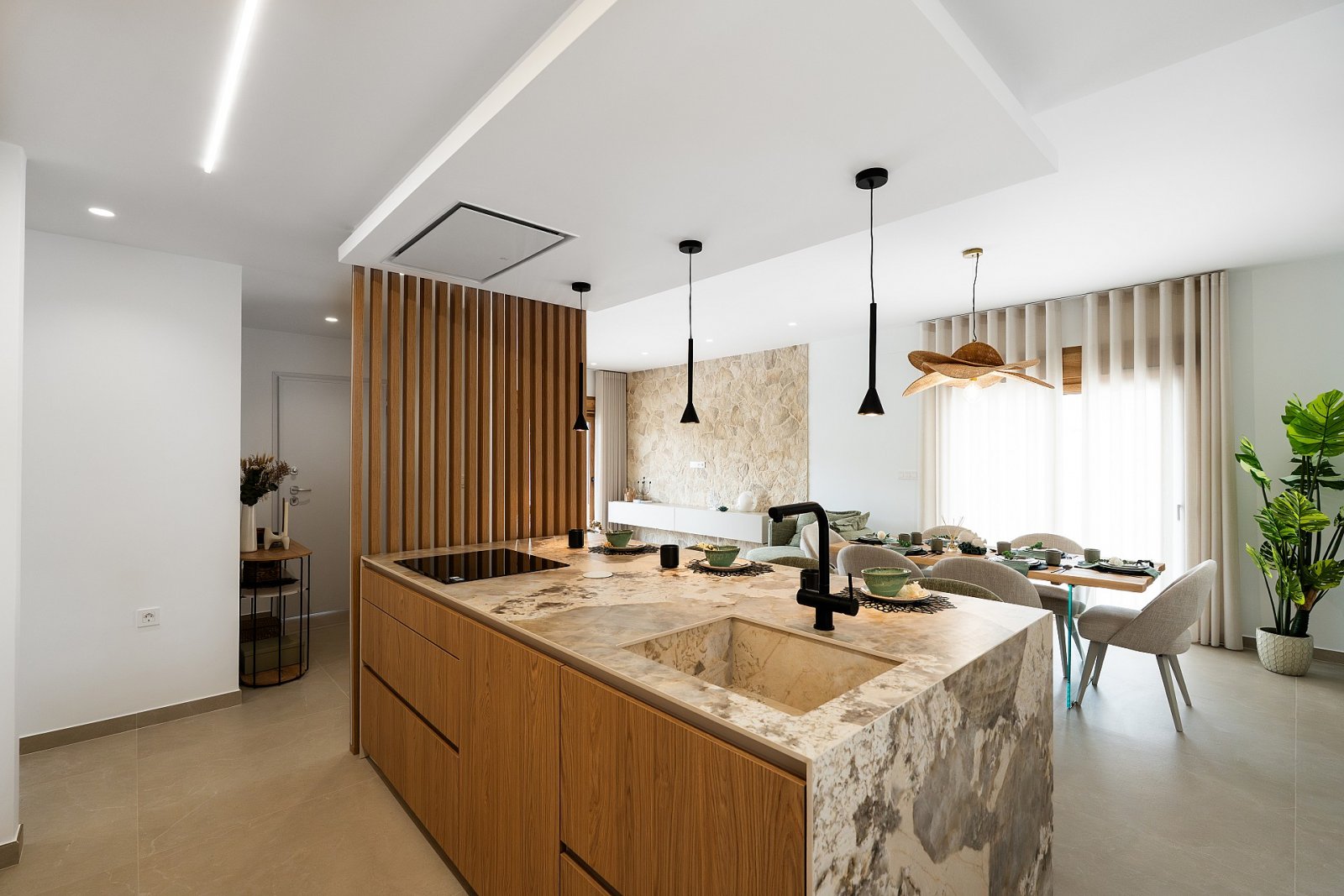 <p>Villa provided with 5 Bedrooms and 4 Bathrooms, private swimming pool and private garage. </p>