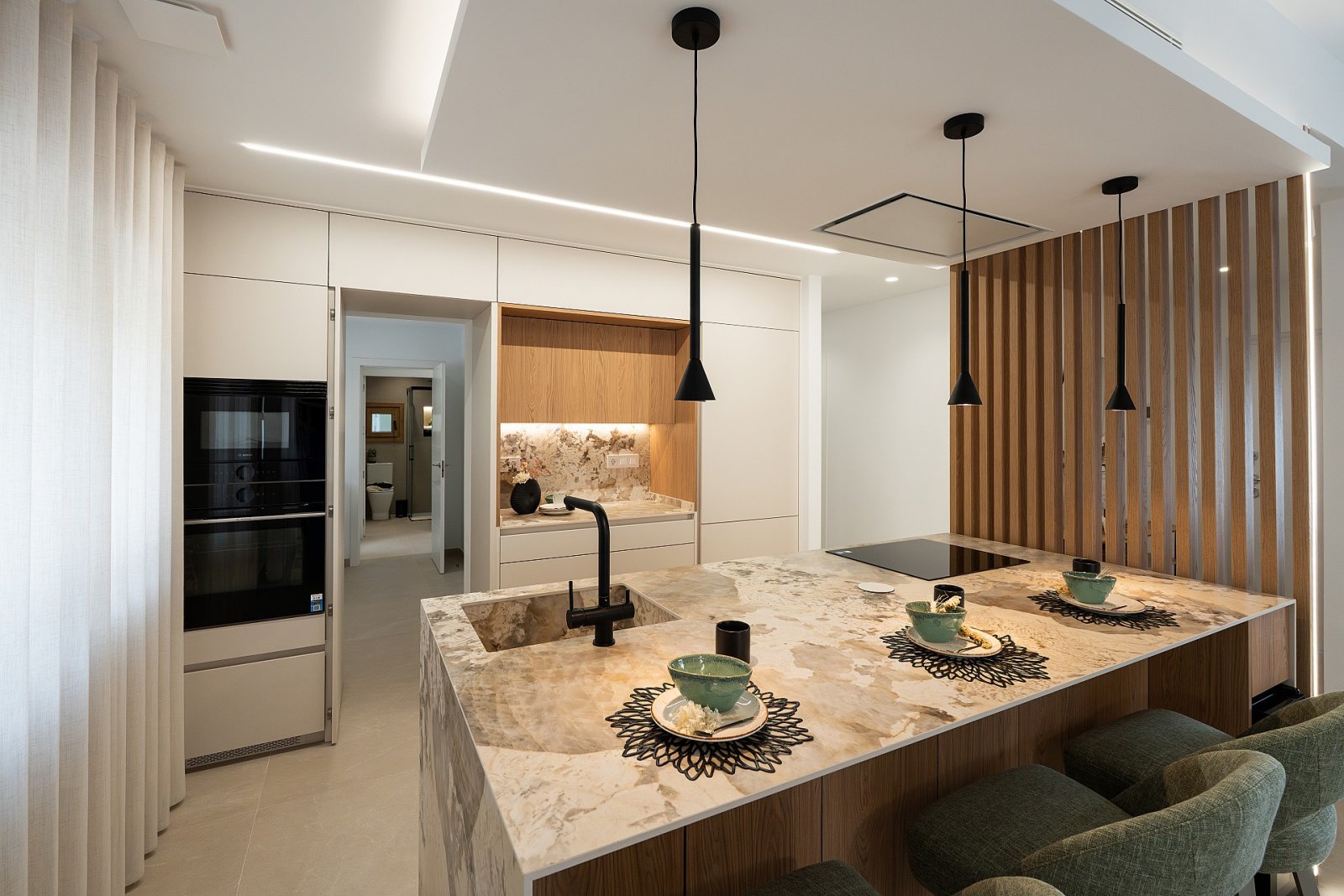 <p>Villa provided with 5 Bedrooms and 4 Bathrooms, private swimming pool and private garage. </p>