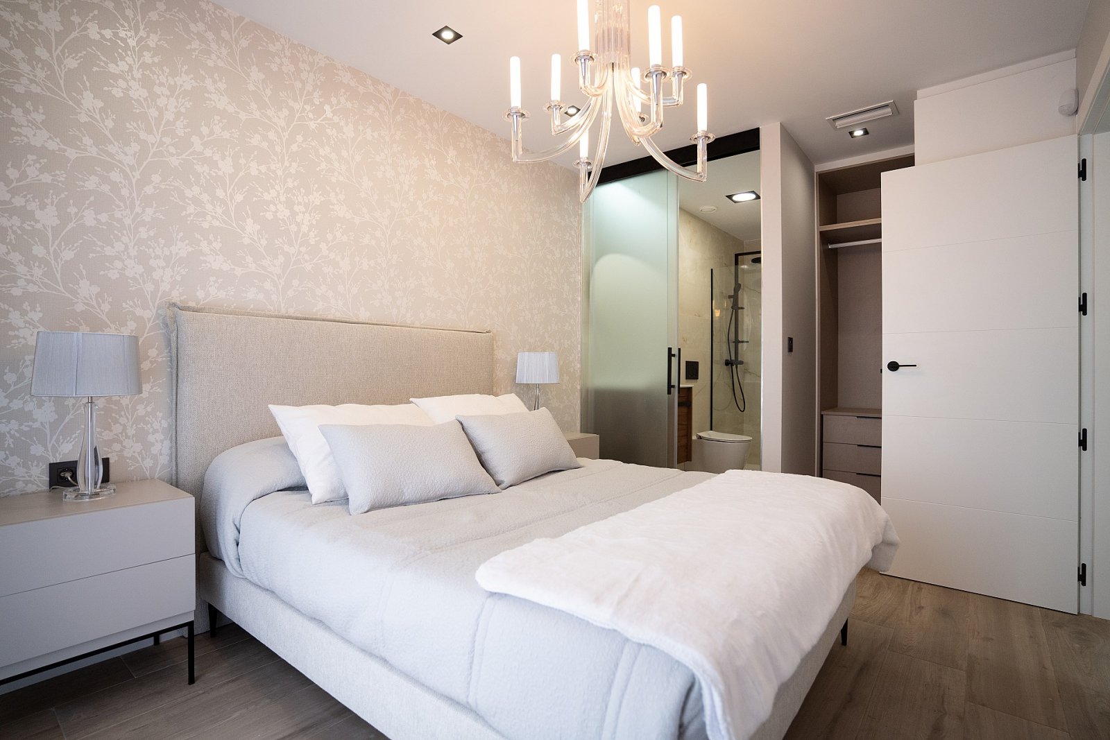 Hochwertige Apartments mit Solarium, Pool und Tiefgaragenstellplatz