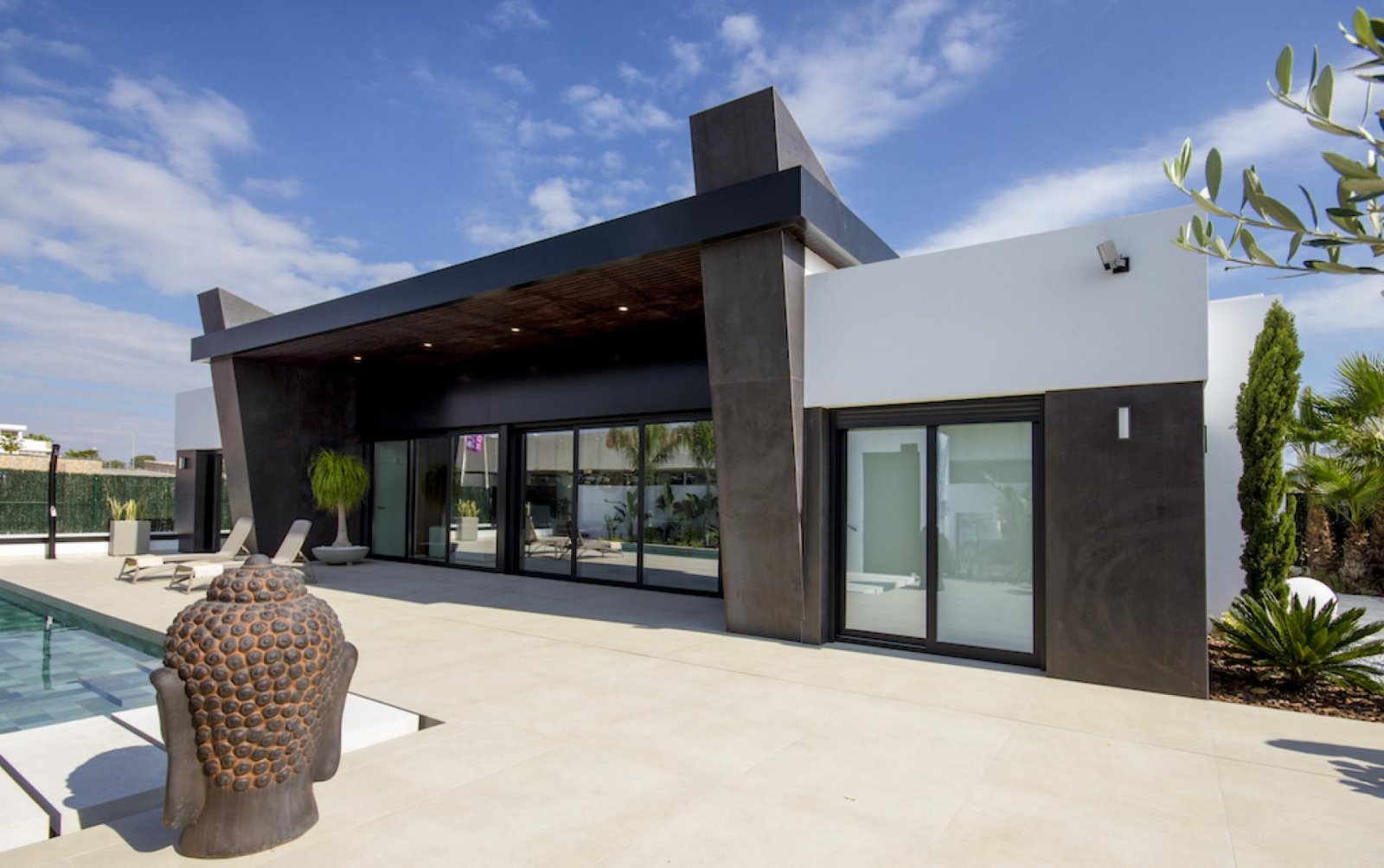 <p>Villa provided with 3 Bedrooms and 3 Bathrooms, private swimming pool and parking space on own plot. </p><p>Discover this beautiful property in ...