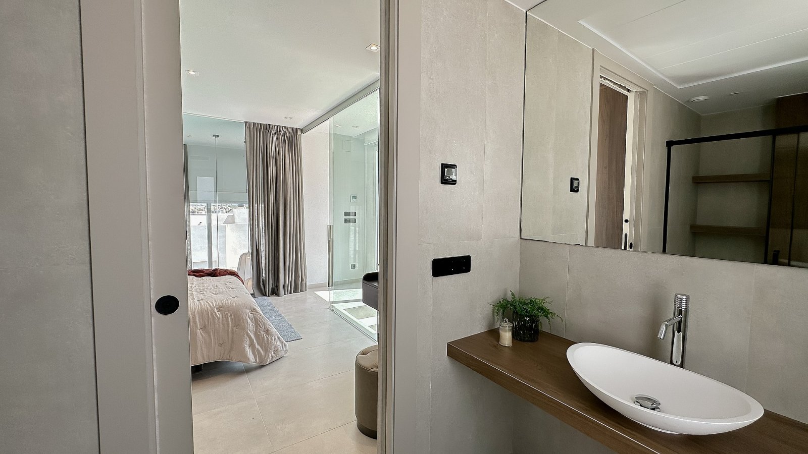 <p>Villa with basement provided with 3 Bedrooms and 2 Bathrooms, private swimming pool and parking space on own plot. </p><p>Semi-detached villas w...