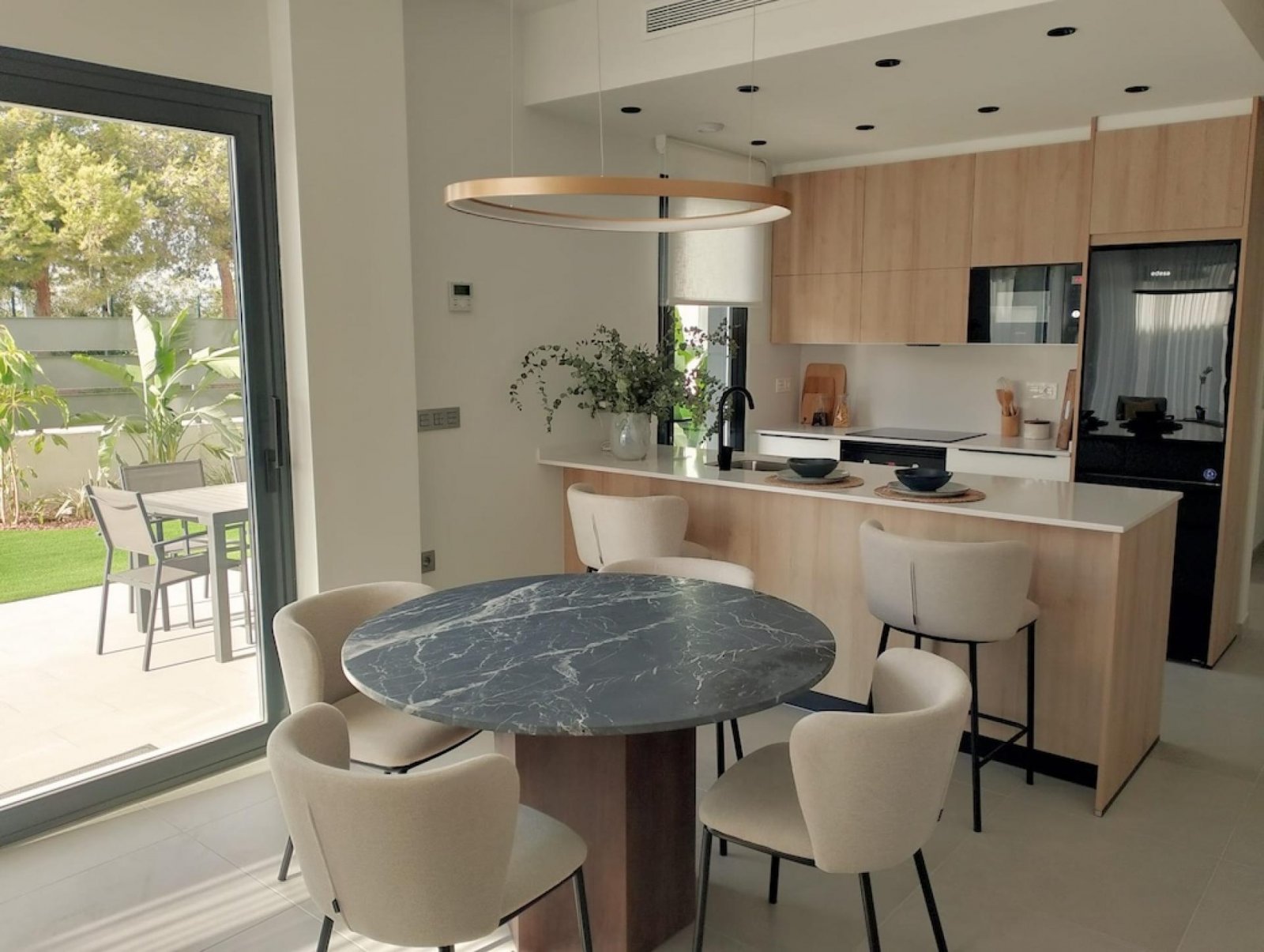 <p>Villa provided with 3 Bedrooms and 2 Bathrooms, private swimming pool and parking space on own plot. </p><p>We are pleased to present to you thi...