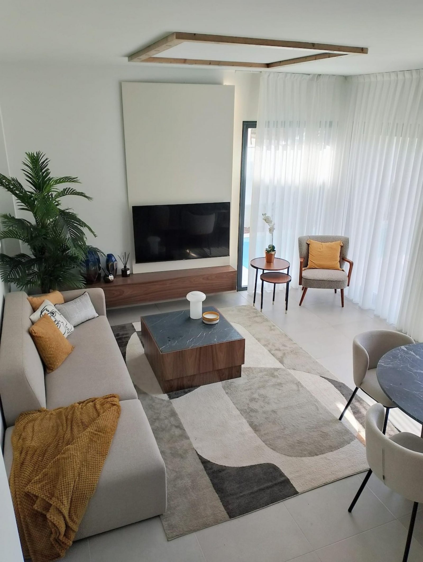 <p>Villa provided with 3 Bedrooms and 2 Bathrooms, private swimming pool and parking space on own plot. </p><p>We are pleased to present to you thi...