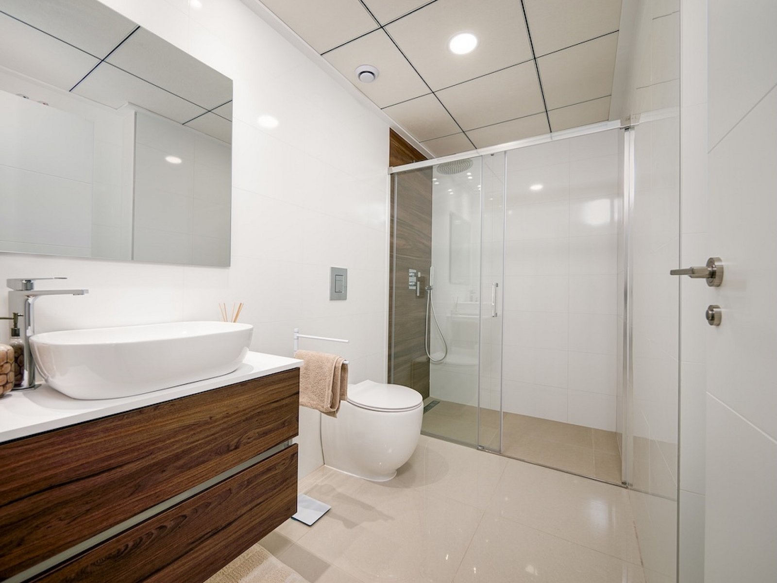 <p>Apartment with garden provided with 2 Bedrooms and 2 Bathrooms, communal swimming pool and parking spot. </p><p>Choice of ground floor apartment...