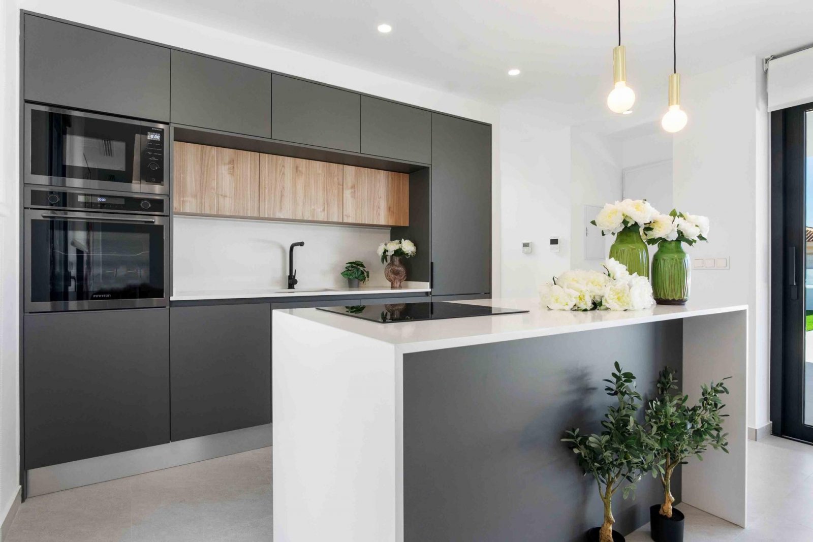 <p>Villa provided with 3 Bedrooms and 3 Bathrooms, private swimming pool and parking space on own plot. </p><p>This residential project consists of...