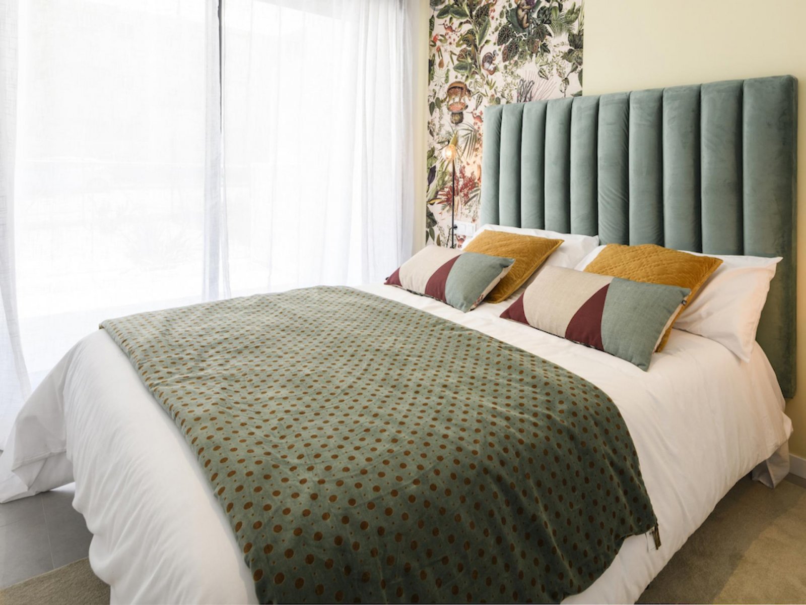 <p>Apartment with terrace provided with 2 Bedrooms and 2 Bathrooms, communal swimming pool and optional underground parking space. </p><p>Welcome t...