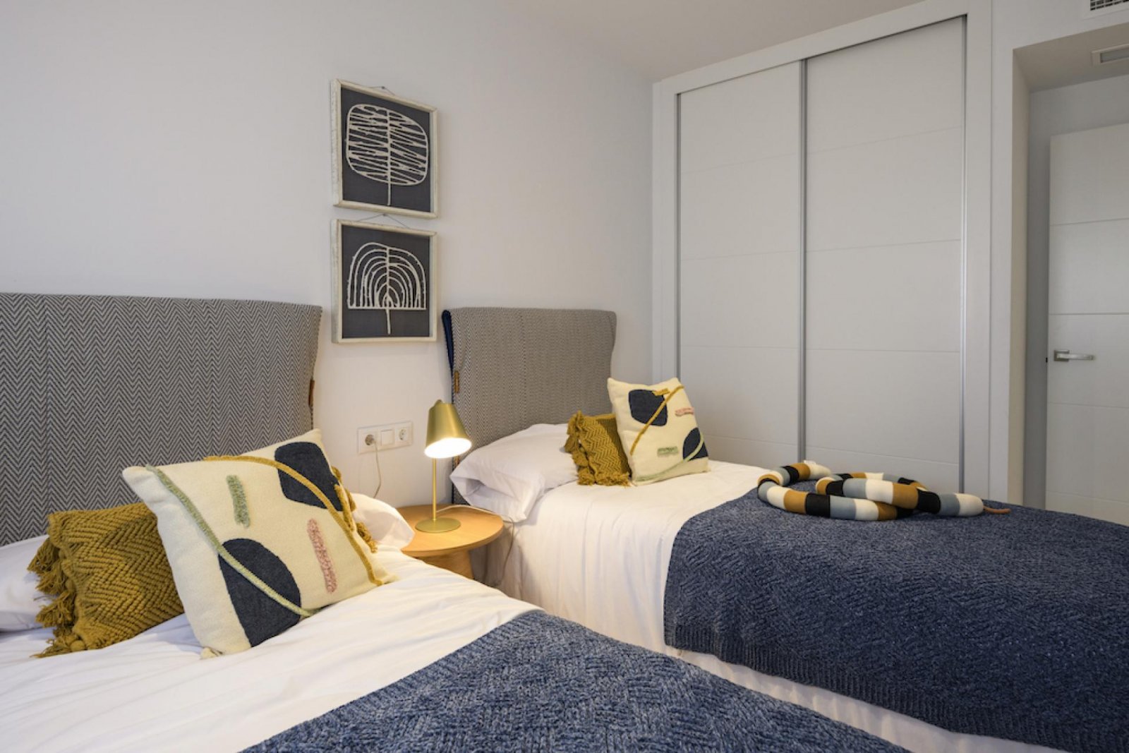 <p>Apartment with terrace provided with 2 Bedrooms and 2 Bathrooms, communal swimming pool and optional underground parking space. </p><p>Welcome t...