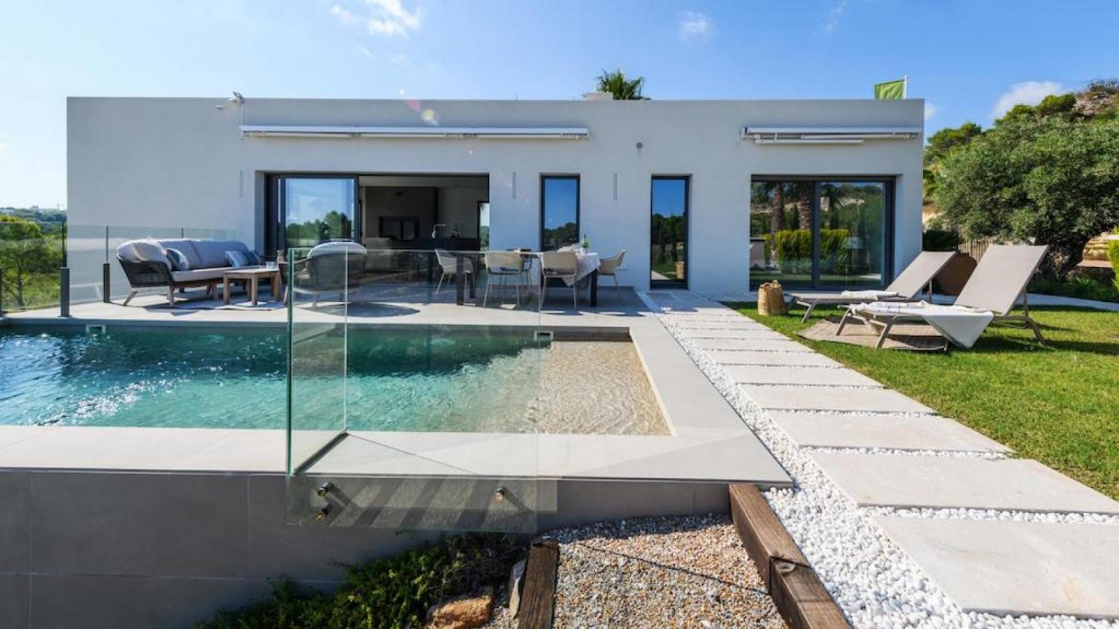 Traumvilla mit Pool in exklusiver Lage