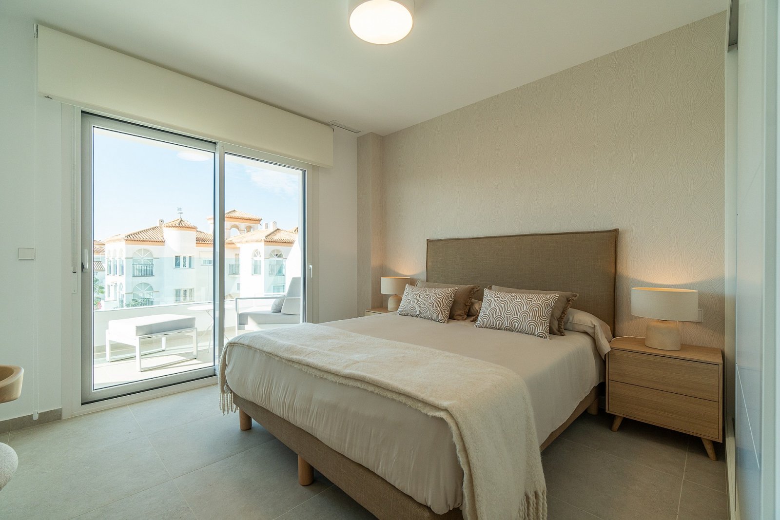 <p>Apartment with garden provided with 3 Bedrooms and 2 Bathrooms, communal swimming pool and underground parking space with storage room. </p>