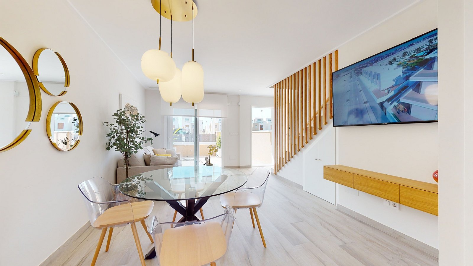 <p>Terraced villa provided with 3 Bedrooms and 2 Bathrooms, communal swimming pool and underground parking space. </p>