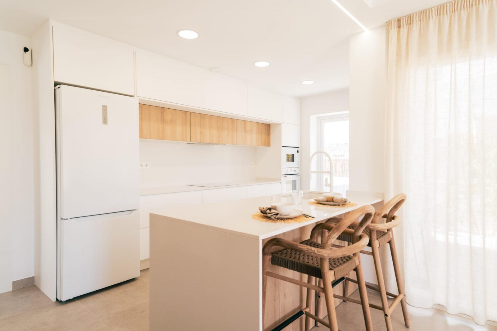 <p>Villa provided with 3 Bedrooms and 3 Bathrooms, private swimming pool and parking space on own plot. </p><p>New promotion of 17 independent vill...