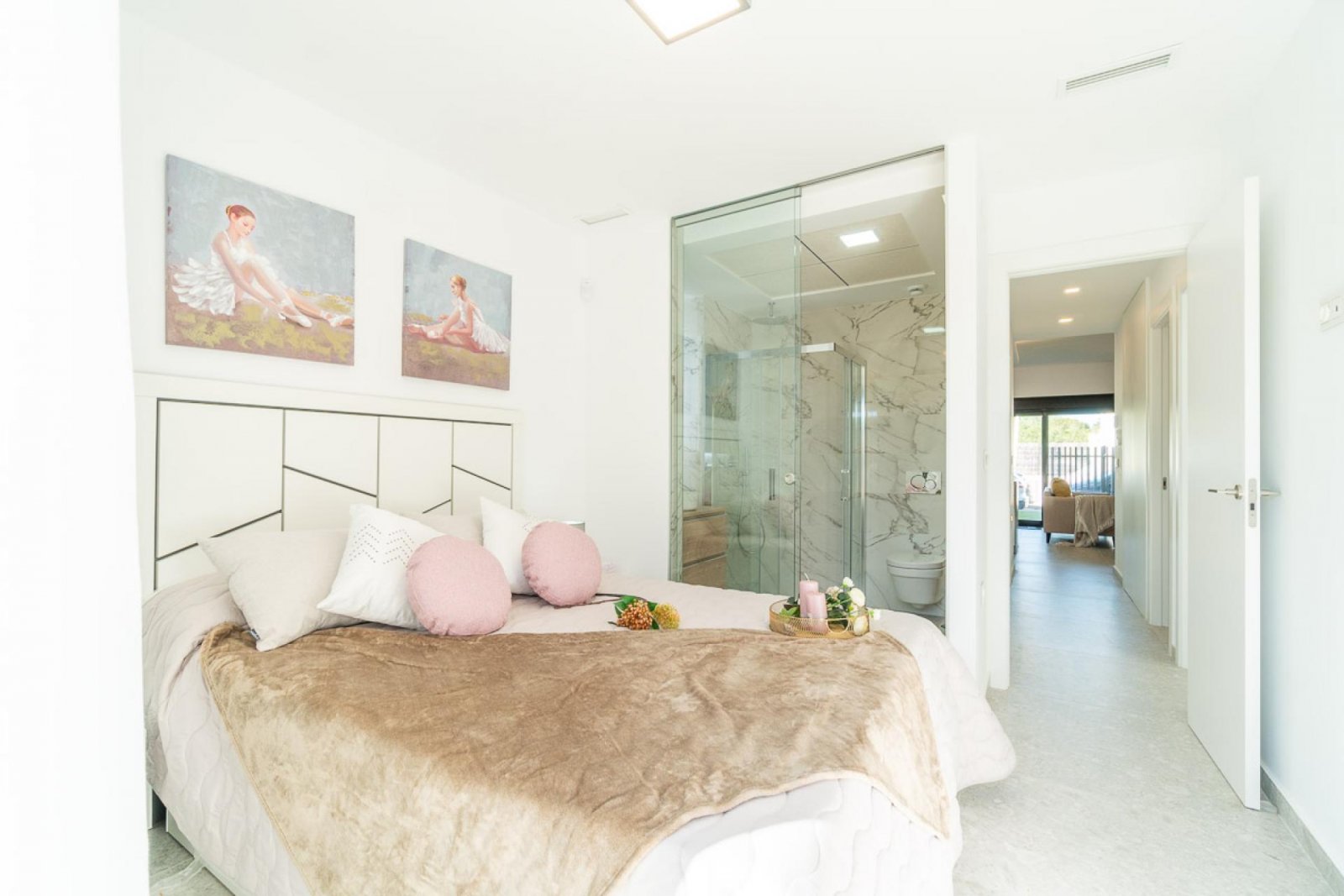 <p>Apartment with garden provided with 3 Bedrooms and 2 Bathrooms, communal swimming pool and underground parking space with storage room. </p><p>B...