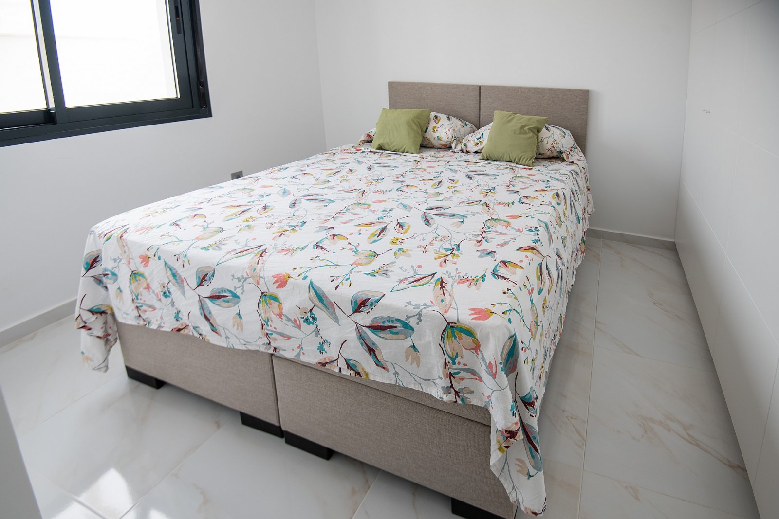 <p>Villa provided with 3 Bedrooms and 2 Bathrooms, private swimming pool and parking space on own plot. </p><p>A small complex of only 5 villas, bu...