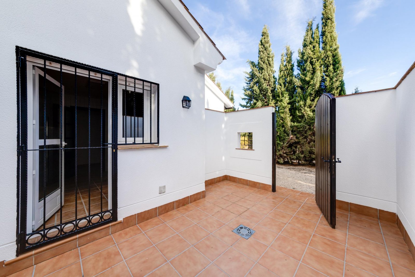 <p>Villa provided with 3 Bedrooms and 2 Bathrooms, optional swimming pool and parking space on own plot. </p><p>The high-quality finished low-rise ...