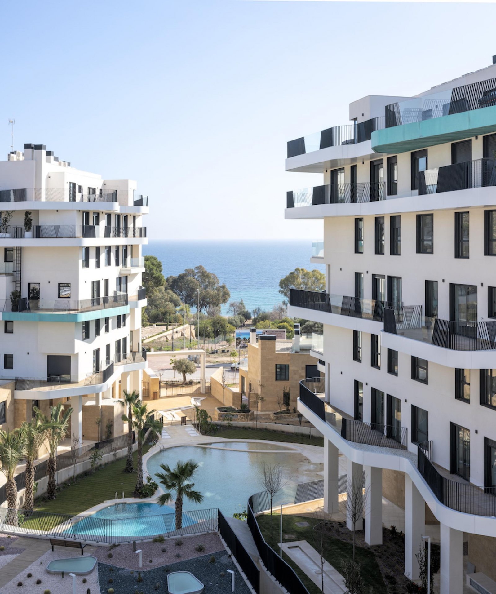 Villajoyosa: Exklusives 3-Zimmer-Apartment mit Terrasse & Pool 