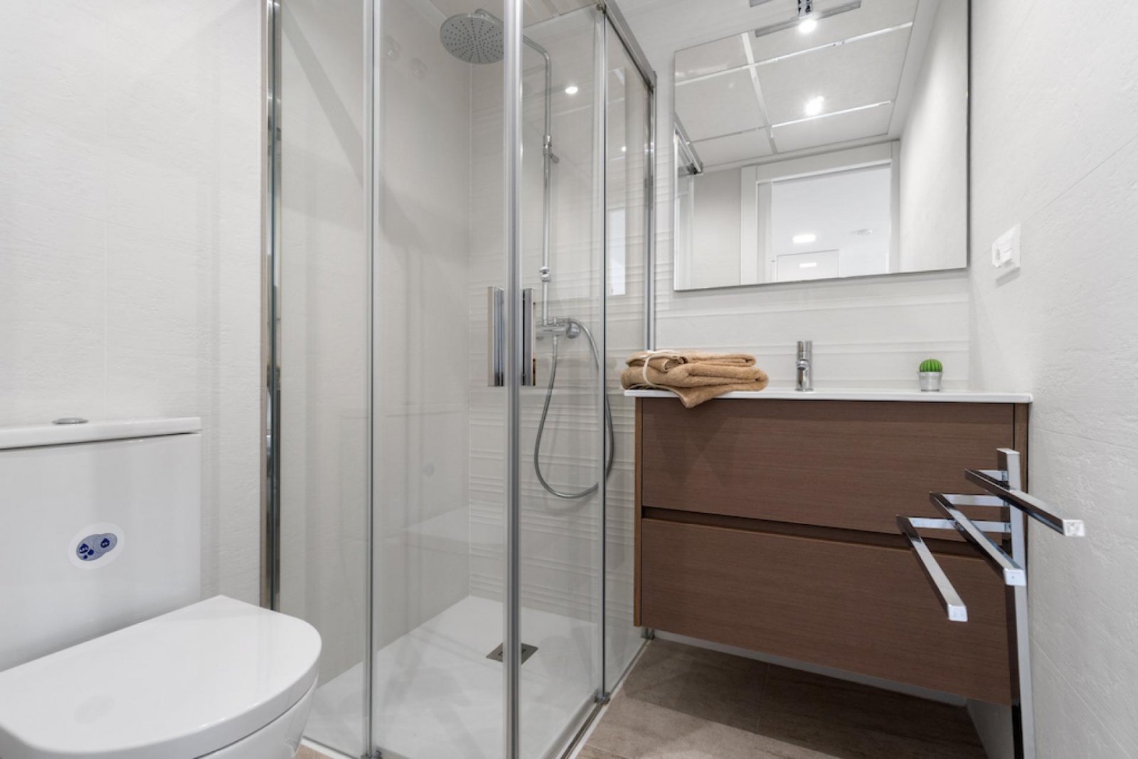 <p>Apartments - solarium provided with 2 Bedrooms and 2 Bathrooms, communal swimming pool and parking space on own plot. </p><p>Discover the perfec...