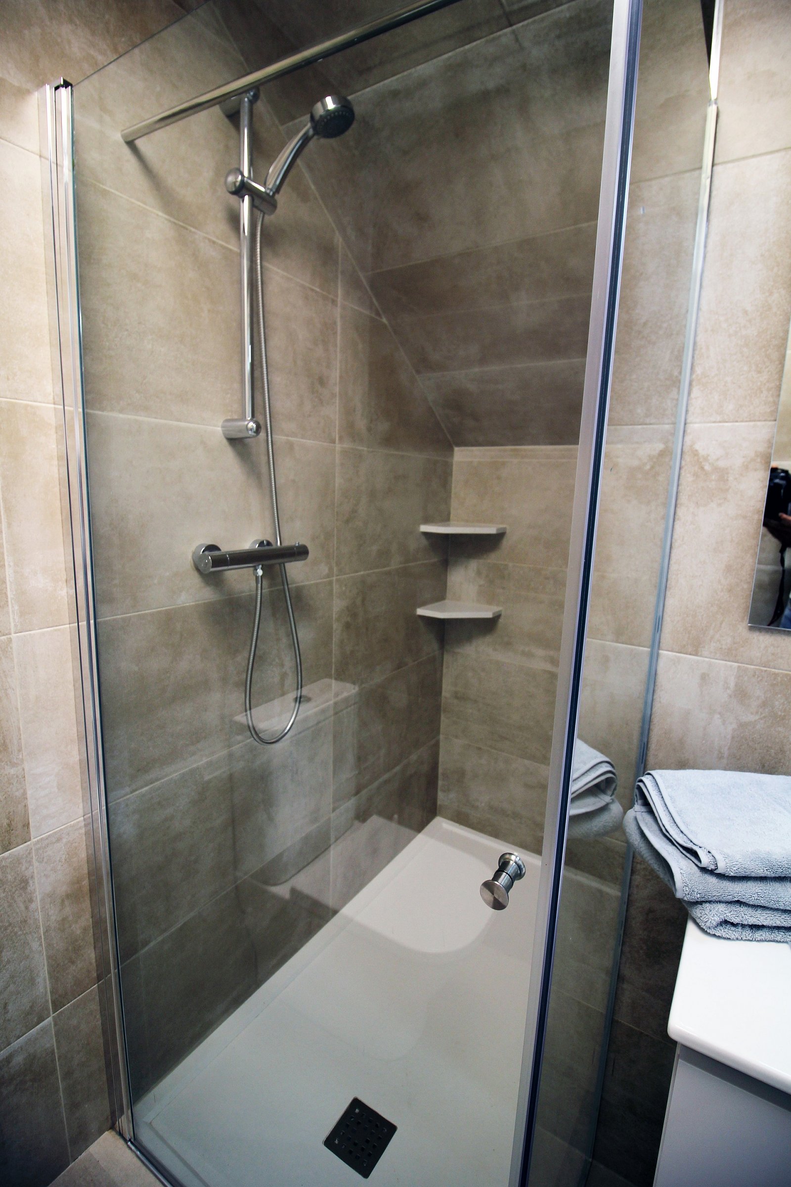 <p>Terraced villa provided with 3 Bedrooms and 3 Bathrooms, communal swimming pool and parking space on own plot. </p><p>Pilar de la Horadada is a ...