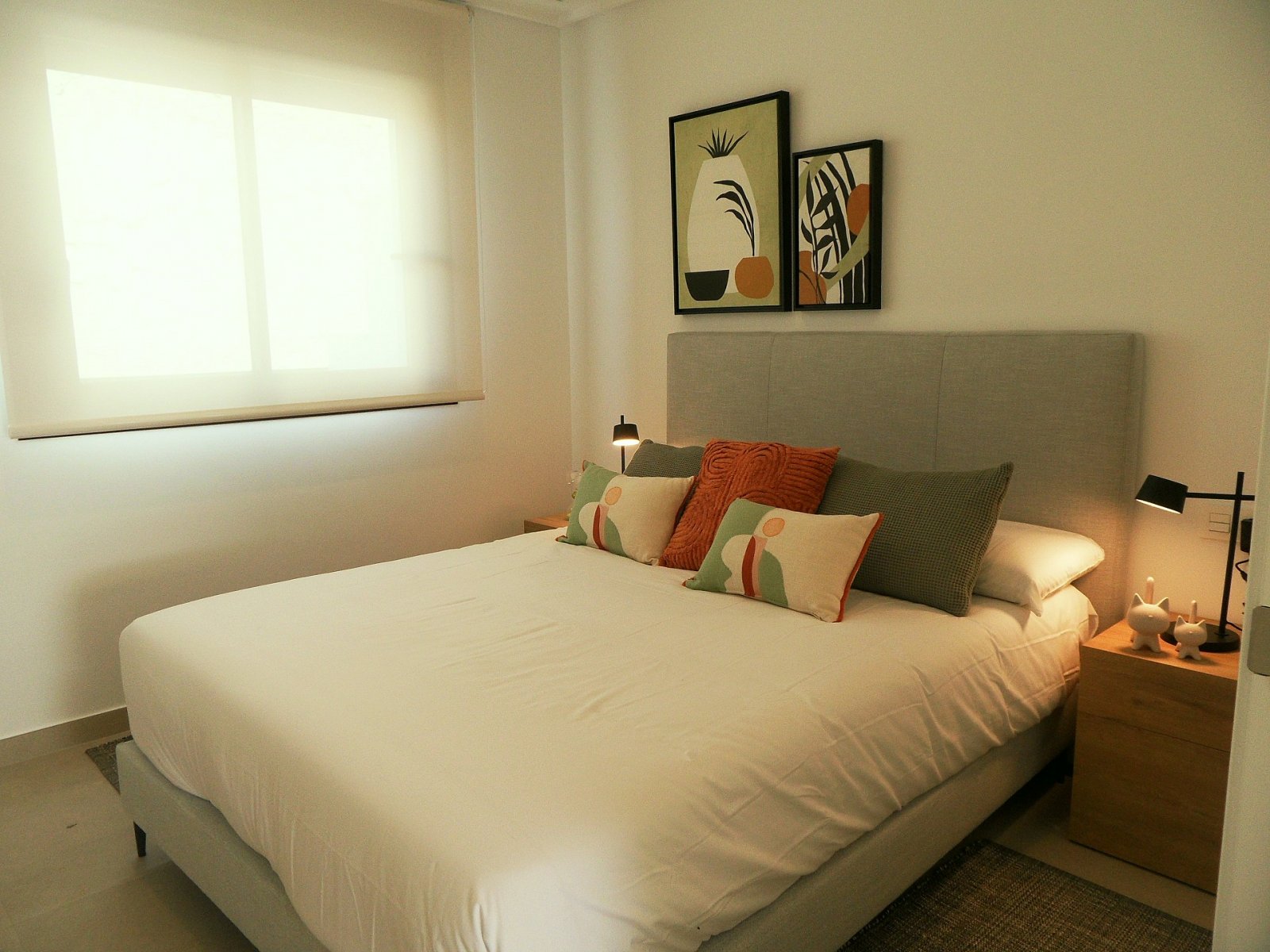 <p>Terraced villa provided with 3 Bedrooms and 3 Bathrooms, communal swimming pool and parking space on own plot. </p><p>Pilar de la Horadada is a ...