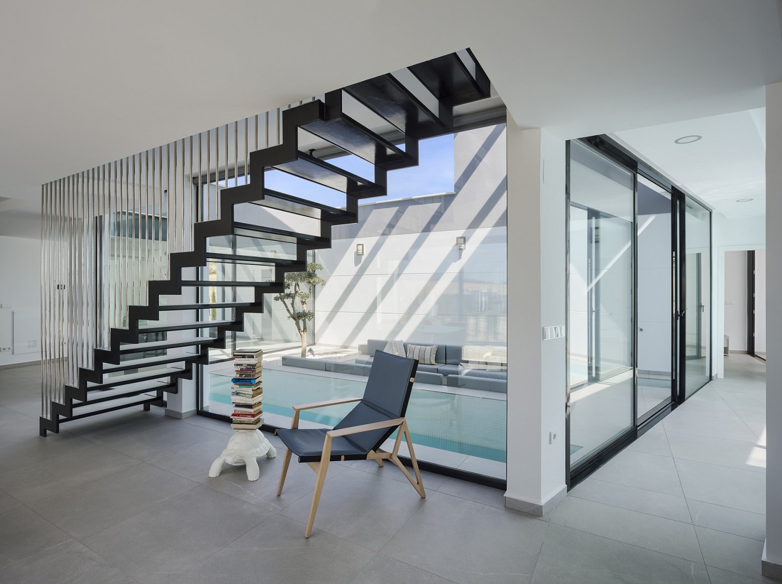 <p>Villa provided with 4 Bedrooms and 4 Bathrooms, private swimming pool and private garage. </p><p>This Villa is a luxury property next to the cit...