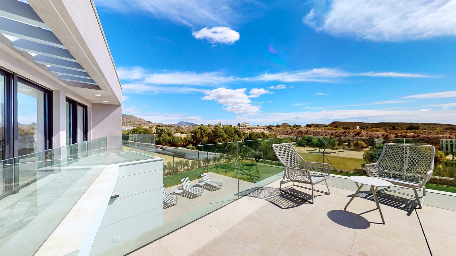 <p>Villa provided with 4 Bedrooms and 4 Bathrooms, private swimming pool and private garage. </p><p>This Villa is a luxury property next to the cit...