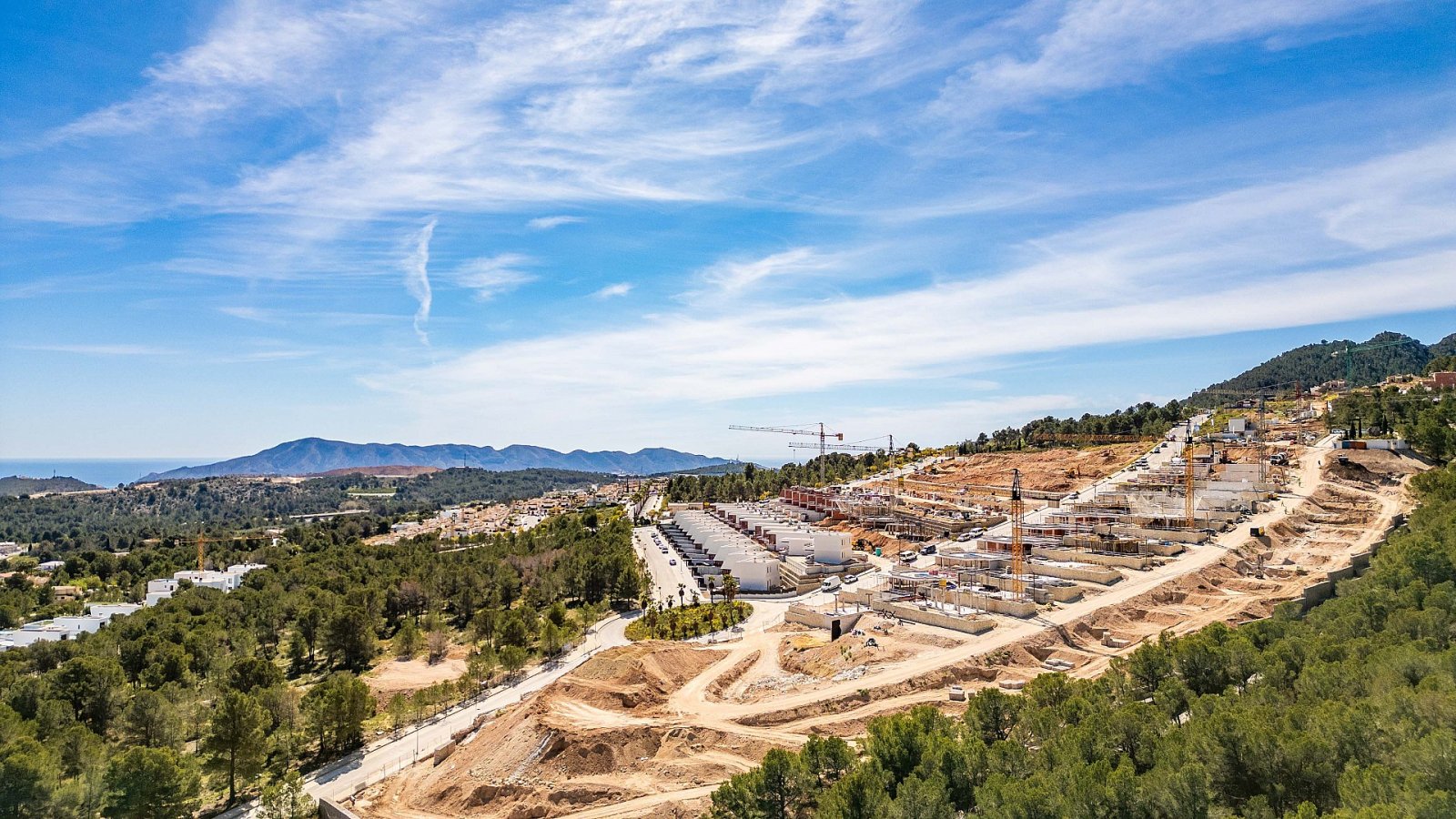 <p>Villa provided with 3 Bedrooms and 2 Bathrooms, optional swimming pool and parking space on own plot. </p><p>Discover these beautiful villas loc...