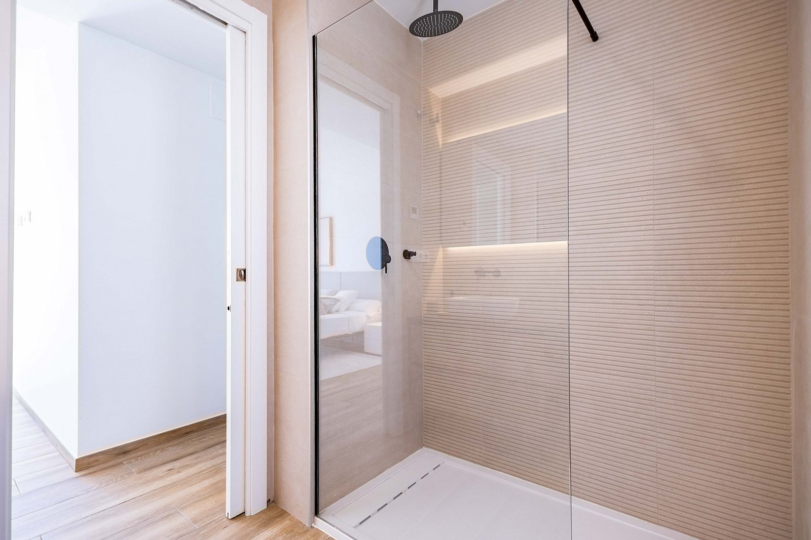 <p>Villa provided with 3 Bedrooms and 2 Bathrooms, optional swimming pool and parking space on own plot. </p><p>Discover these beautiful villas loc...