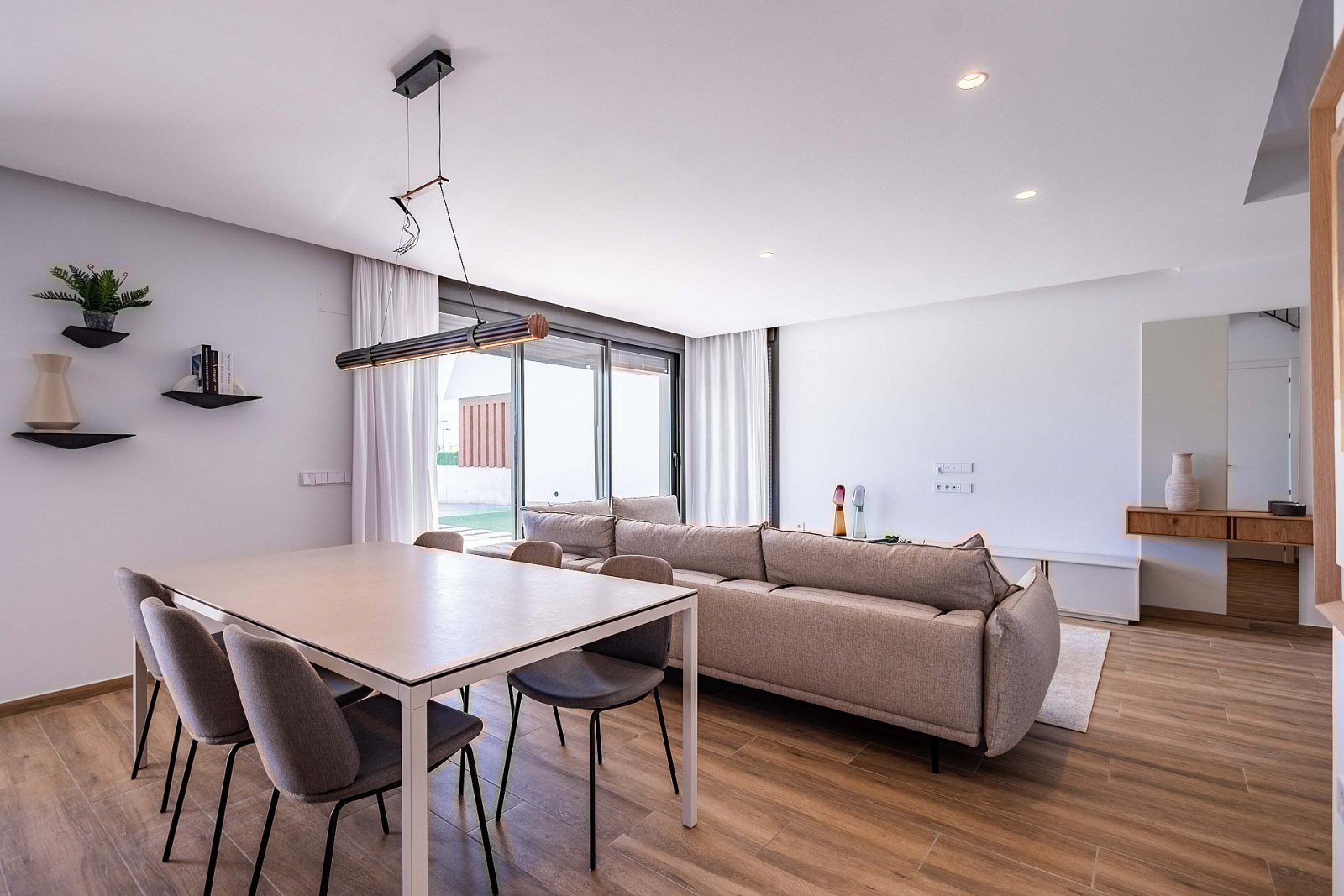 <p>Villa provided with 3 Bedrooms and 2 Bathrooms, optional swimming pool and parking space on own plot. </p><p>Discover these beautiful villas loc...