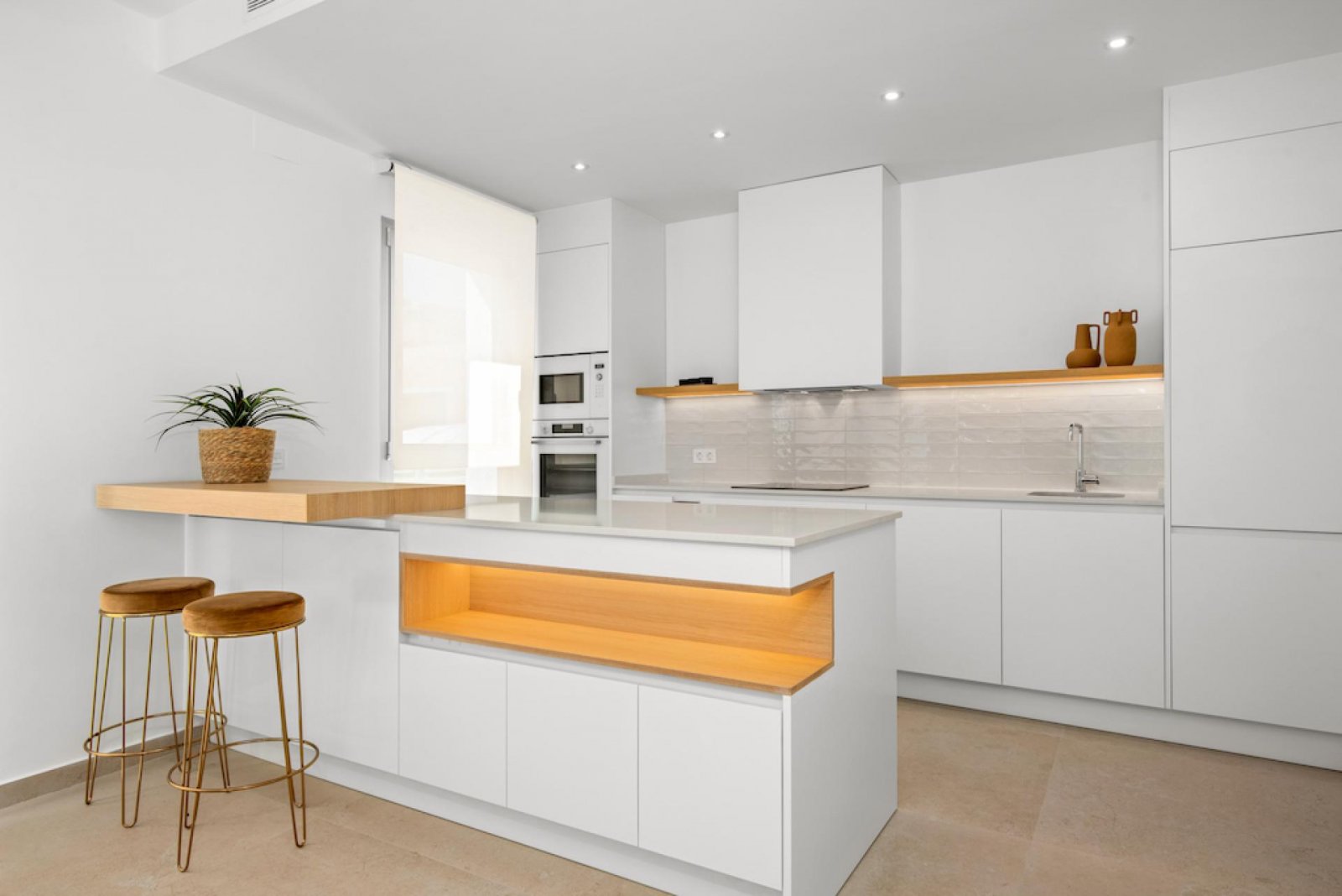 <p>Villa provided with 3 Bedrooms and 2 Bathrooms, private swimming pool and parking space on own plot. </p><p>This is a warm and comfortable villa...