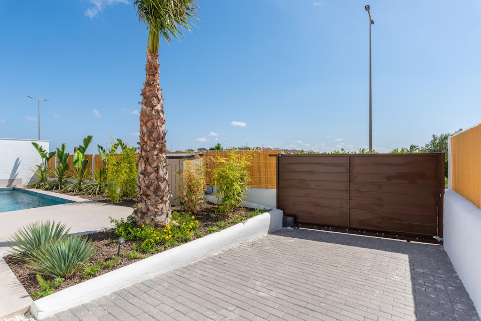 <p>Villa provided with 3 Bedrooms and 2 Bathrooms, private swimming pool and parking space on own plot. </p><p>This is a warm and comfortable villa...