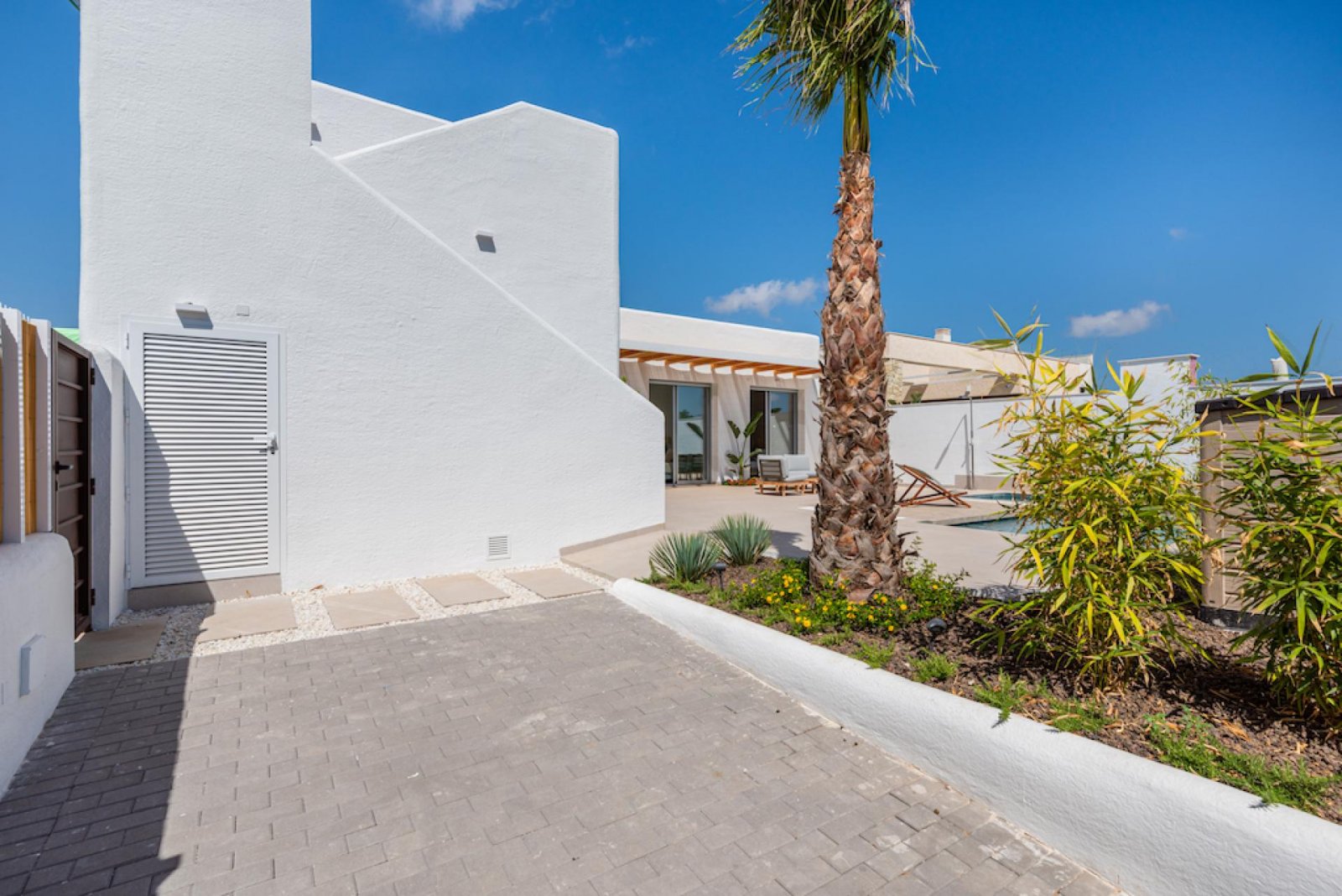 <p>Villa provided with 3 Bedrooms and 2 Bathrooms, private swimming pool and parking space on own plot. </p><p>This is a warm and comfortable villa...