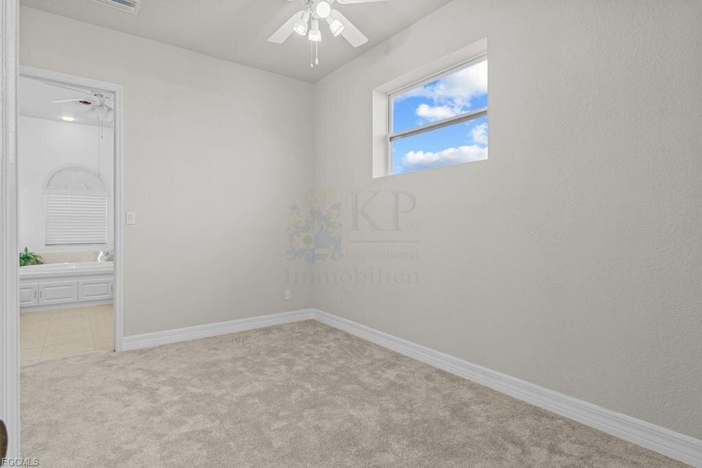 Exklusives Waterfront-Anwesen mit direktem Segelbootzugang – jetzt zum reduzierten Preis!