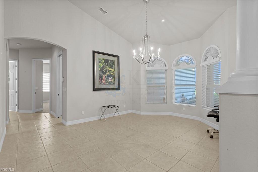 Exklusives Waterfront-Anwesen mit direktem Segelbootzugang – jetzt zum reduzierten Preis!