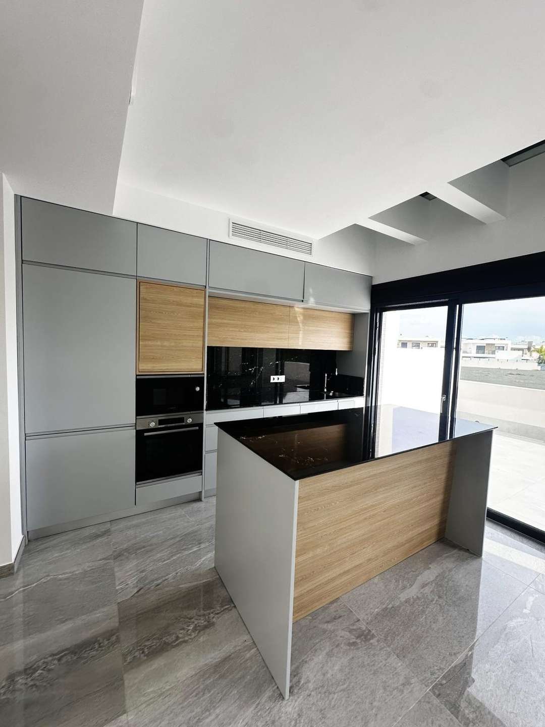 Bezugsfertiges Haus in guter Lage mit Pool