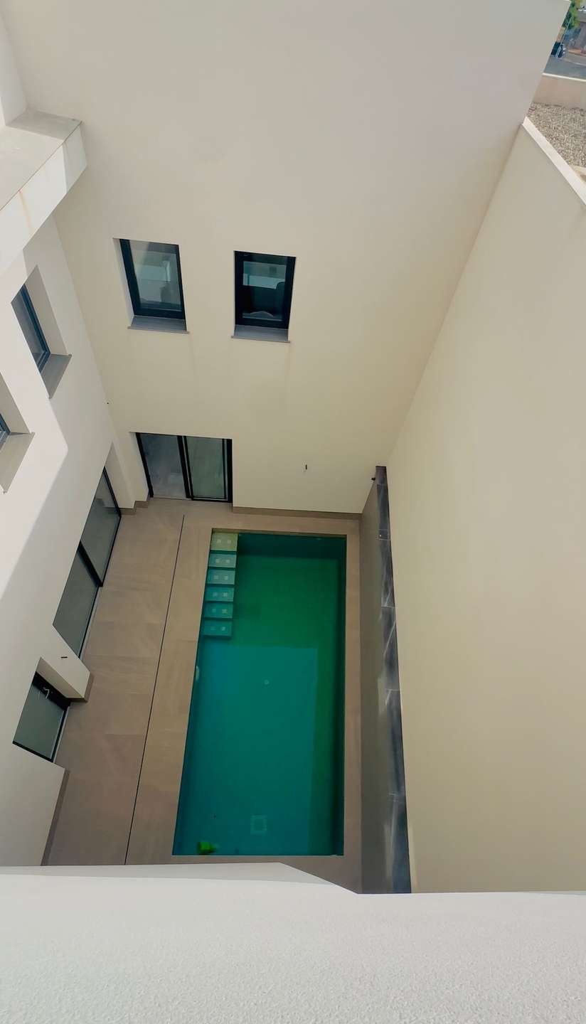 Bezugsfertiges Haus in guter Lage mit Pool