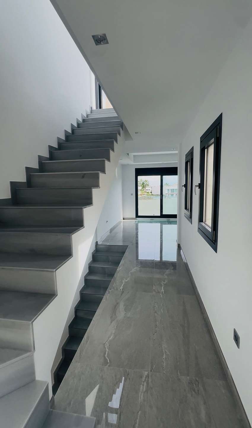 Bezugsfertiges Haus in guter Lage mit Pool