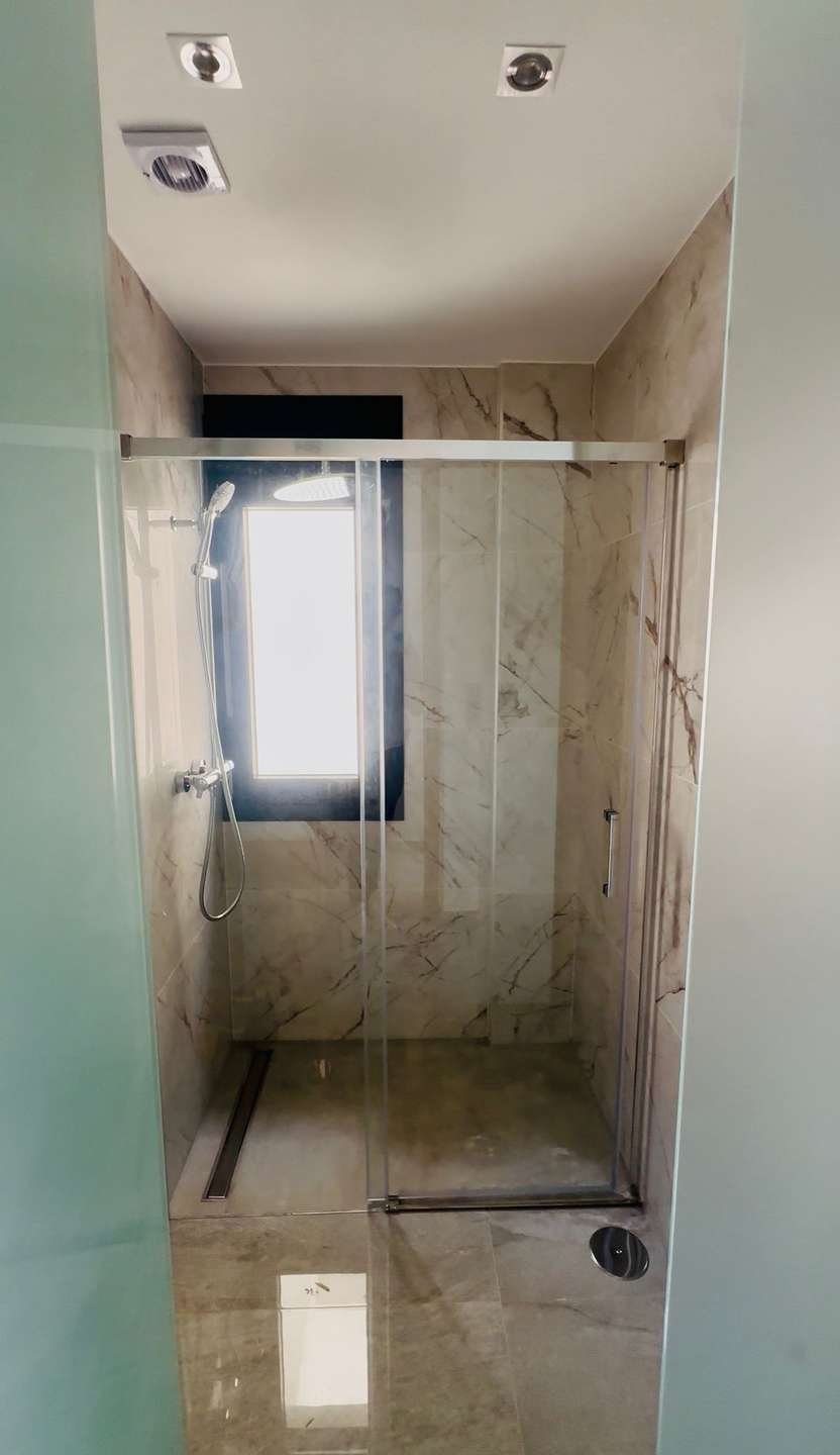 Bezugsfertiges Haus in guter Lage mit Pool