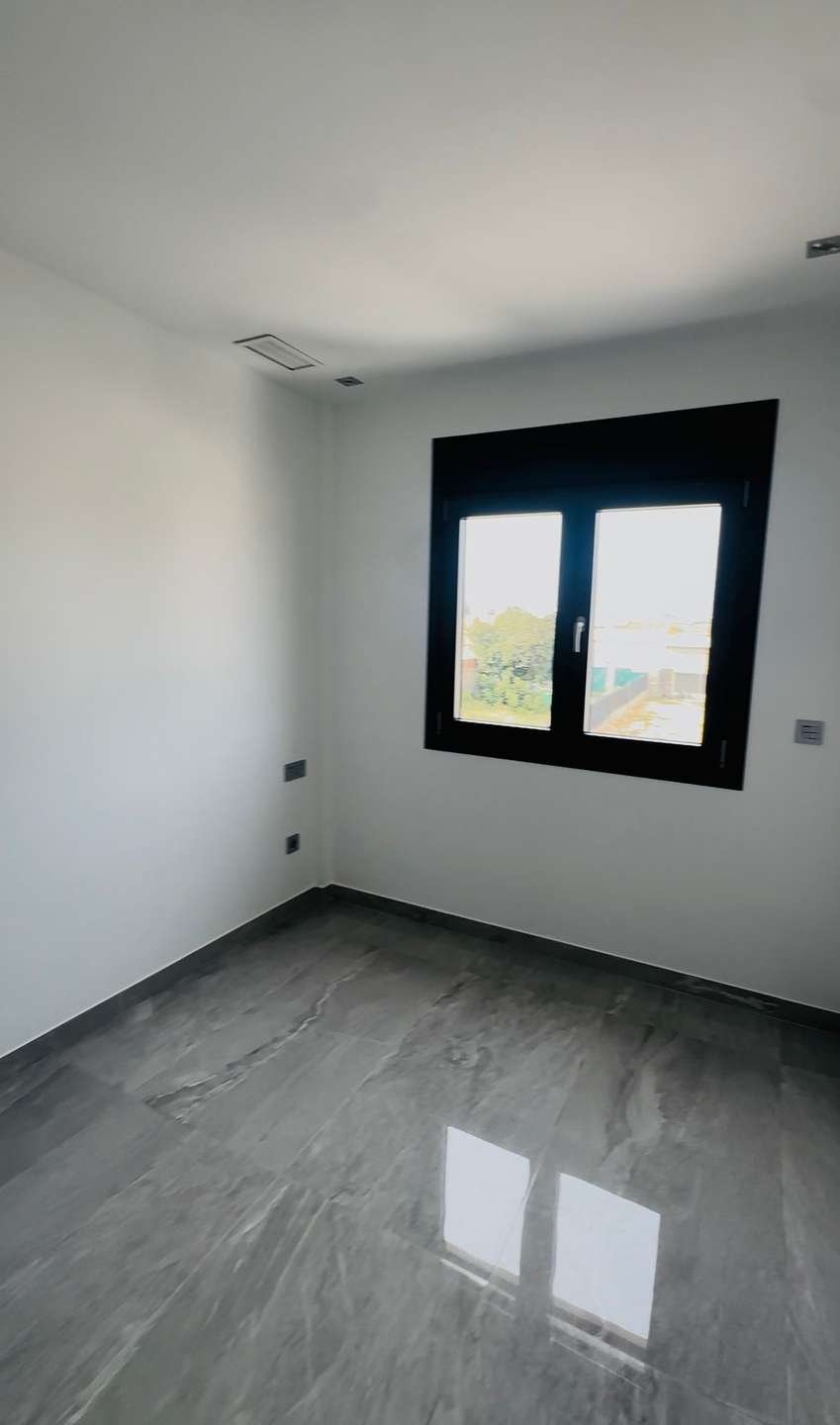 Bezugsfertiges Haus in guter Lage mit Pool