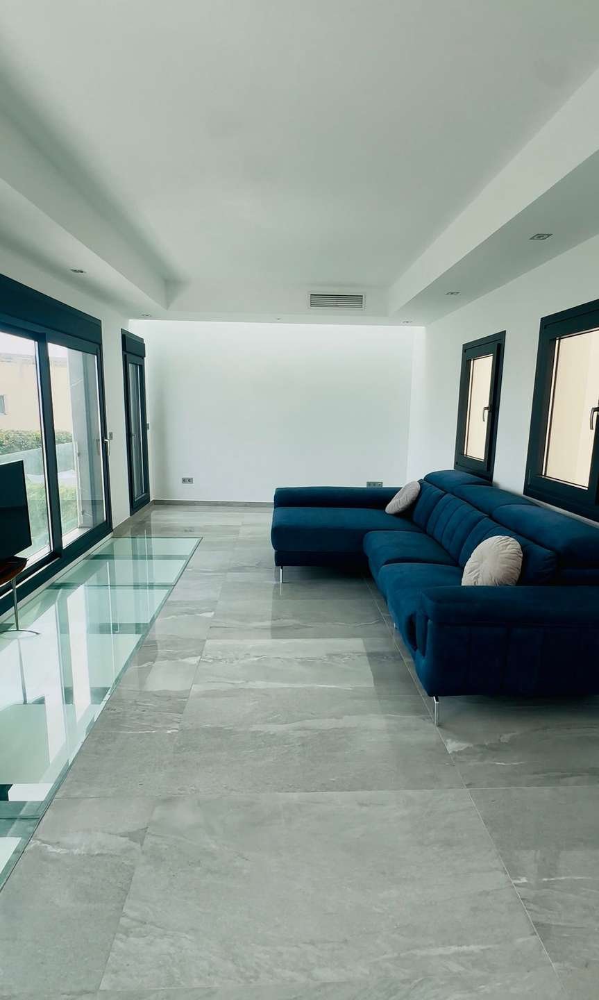 Bezugsfertiges Haus in guter Lage mit Pool