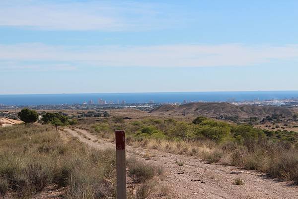 The building plot is next to a nature reserve.Water- and electric connection next to the property-Plot 39 partida de MonnegreBuilding regulations:-...