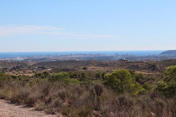 The building plot is next to a nature reserve.Water- and electric connection next to the property-Plot 39 partida de MonnegreBuilding regulations:-...
